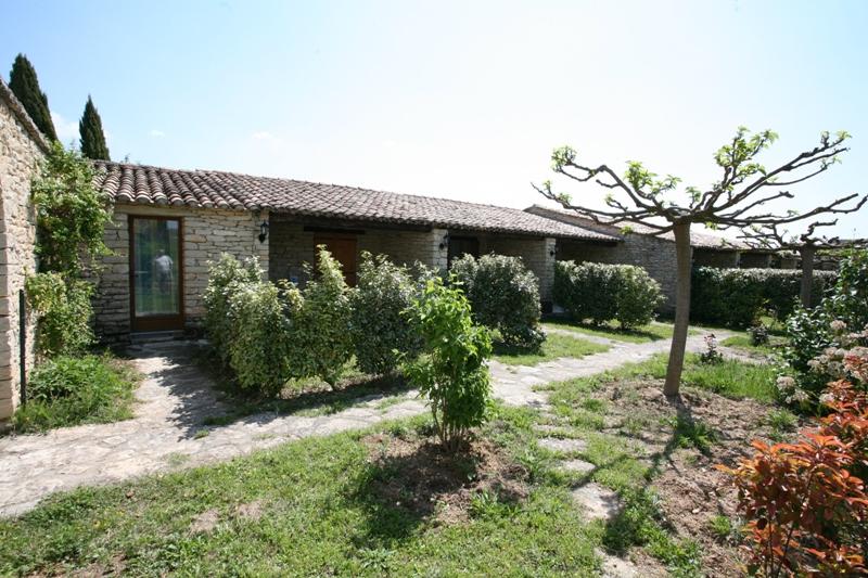 3 studios accolés + cuisine à Gordes, possible maison